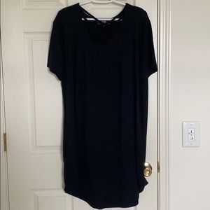 Cross-cross detail shift dress